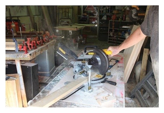 10 in. (254mm) Compound Mitre Saw